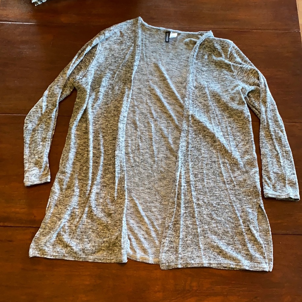 Divided cardigan